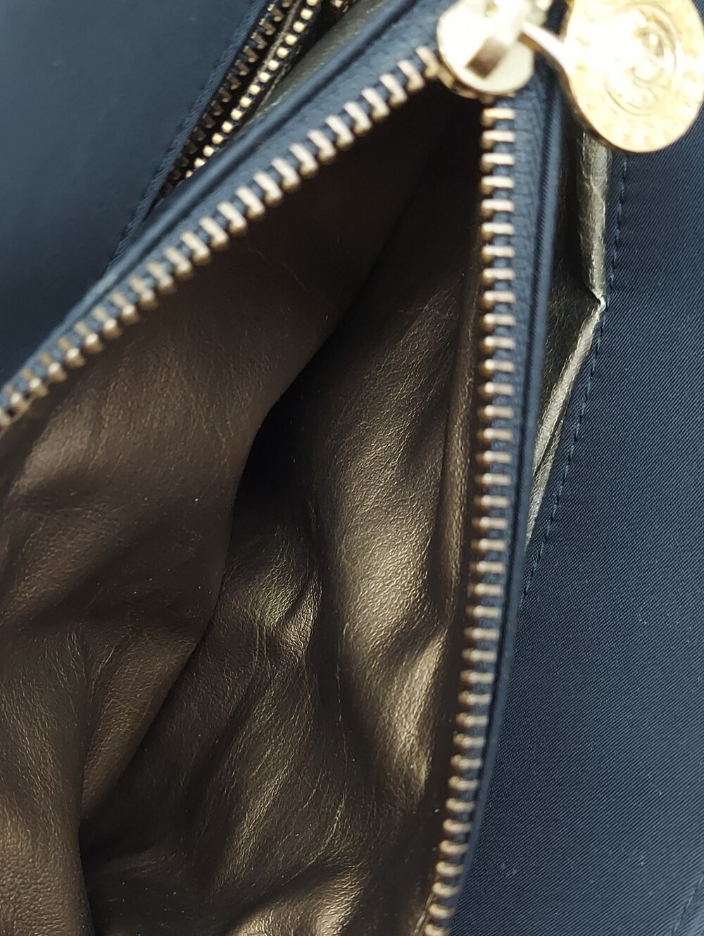 Versace Bag, Portatutto In Vitello, Black & Gold. Vimtage - Picture 8 of 14